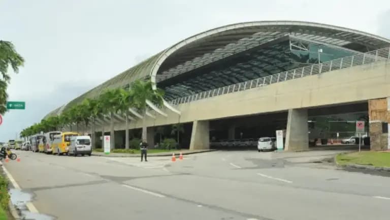 Passageiro diz ter bomba e causa pânico em avião que saía de Natal para Recife; aeroporto foi fechado