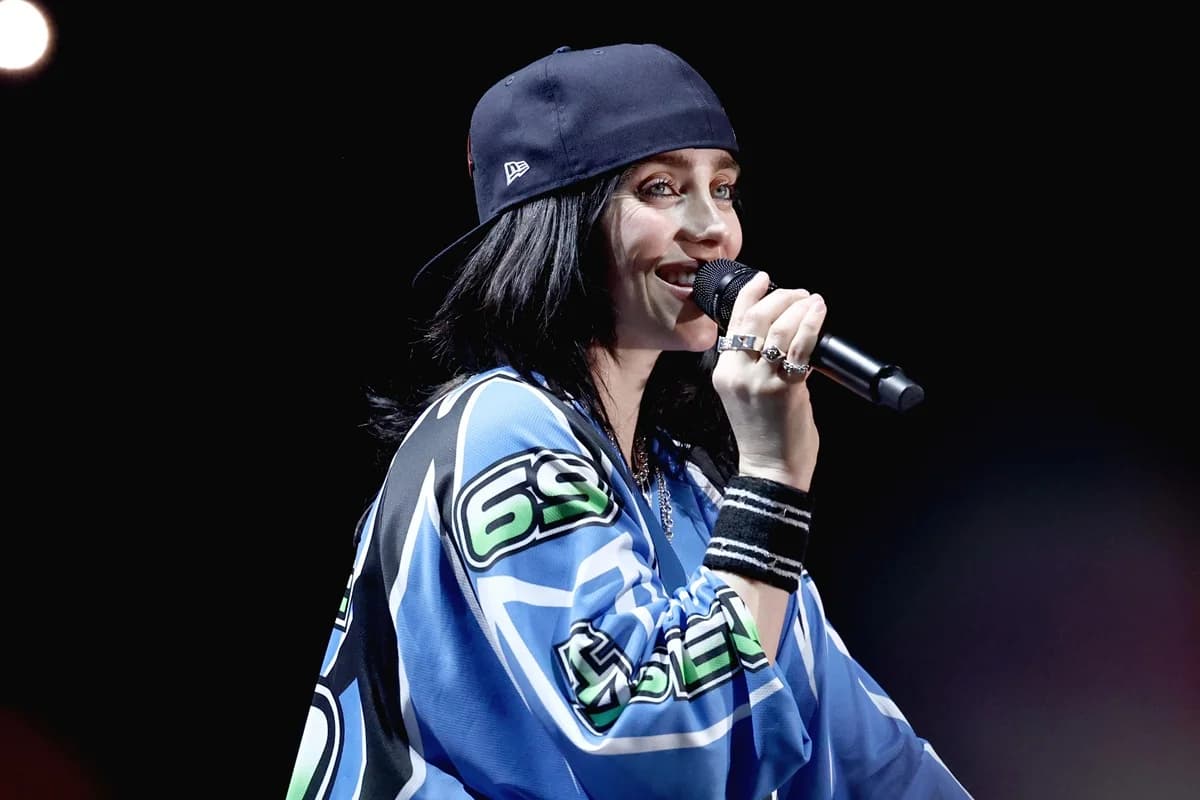 VÍDEO: Billie Eilish é puxada por homem supostamente bêbado em show nos EUA