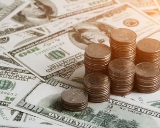 Dólar fecha em alta após novo tarifaço dos EUA sobre a China nesta sexta-feira