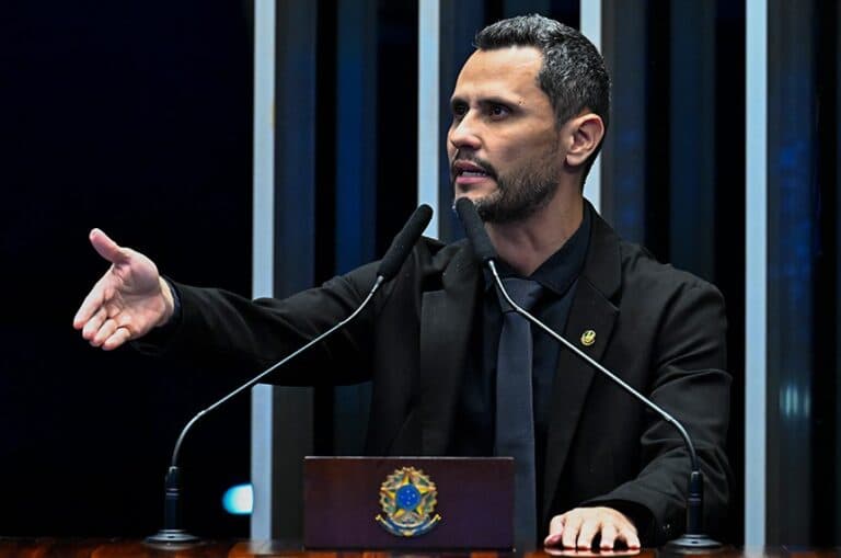 Senador Cleitinho pede perdão a Bolsonaro e reafirma que fala foi tirada de contexto em entrevista