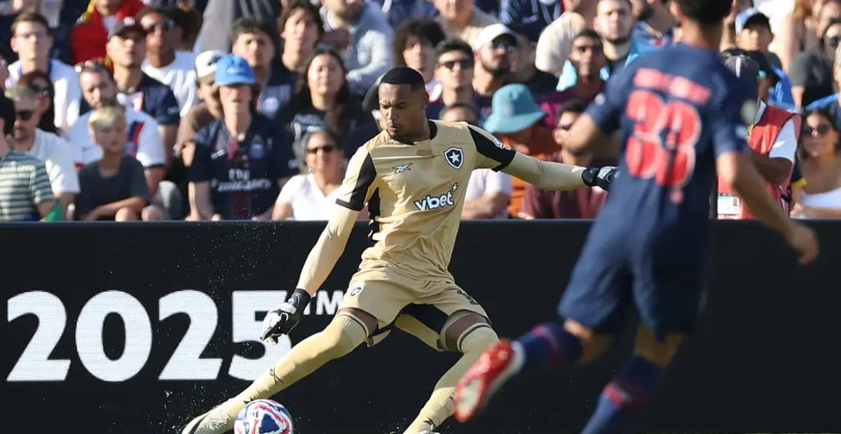Ederson se machuca e John, ex-Botafogo, é convocado para amistosos