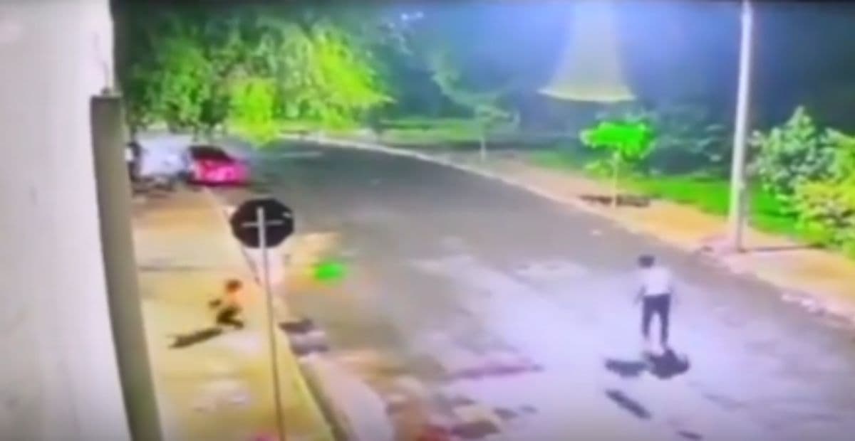 Veja momento que mulher mata companheiro a facadas em São Paulo