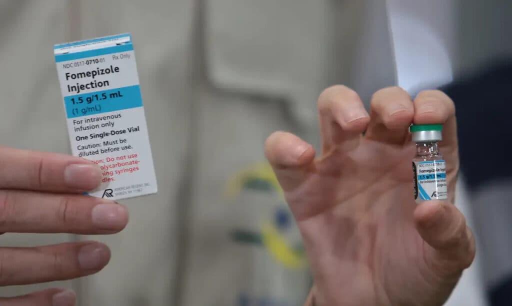 Brasil recebe 2.500 unidades de fomepizol, antídoto contra metanol