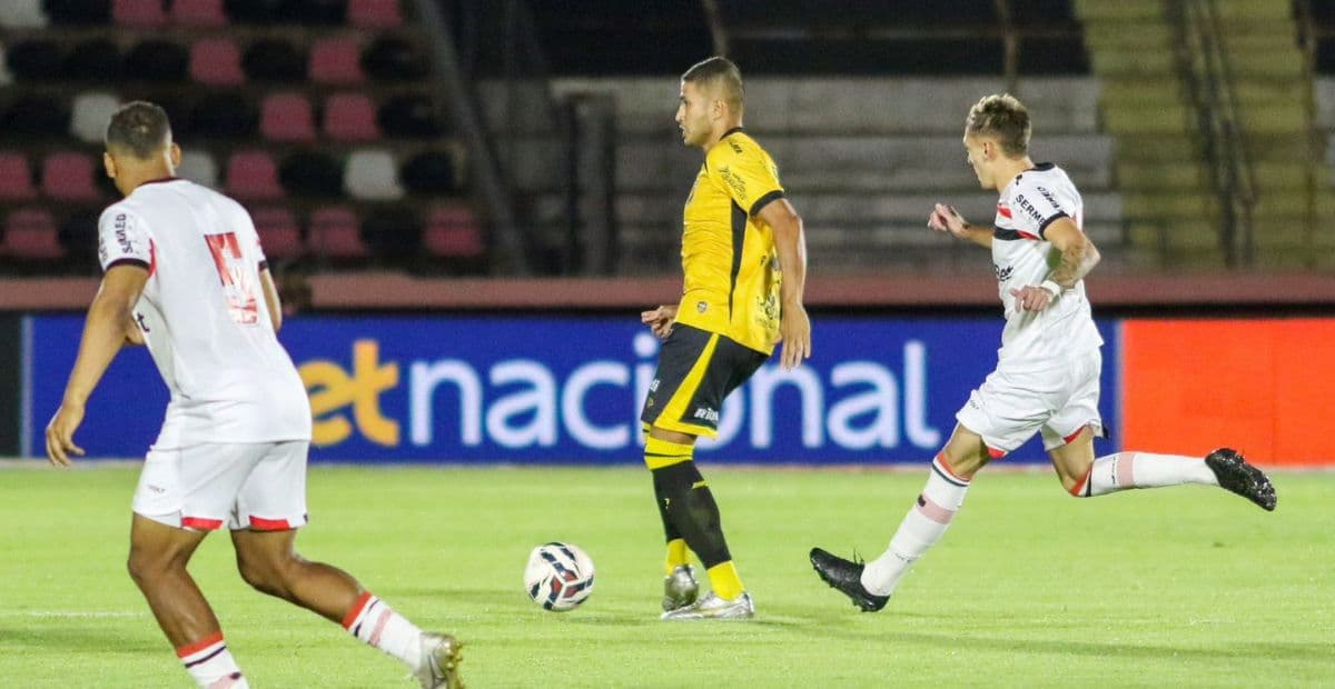 Com um pé na Série C: Amazonas FC perde para Botafogo-SP e fica perto do rebaixamento