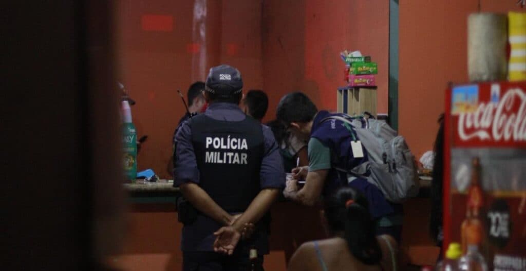 Garrafas adulteradas são encontradas em adegas de Manaus