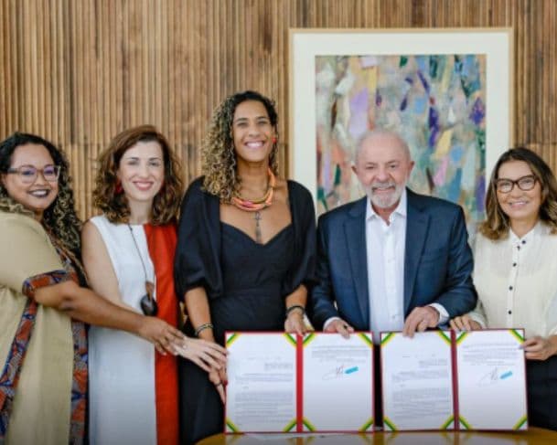 Presidente Lula assina 28 decretos que regularizam territórios quilombolas em 14 estados