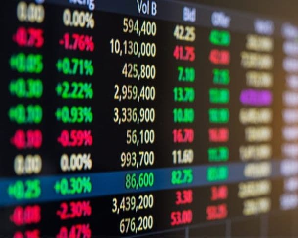 Bolsa de valores fecha acima dos 150 mil pontos nesta segunda-feira (03)