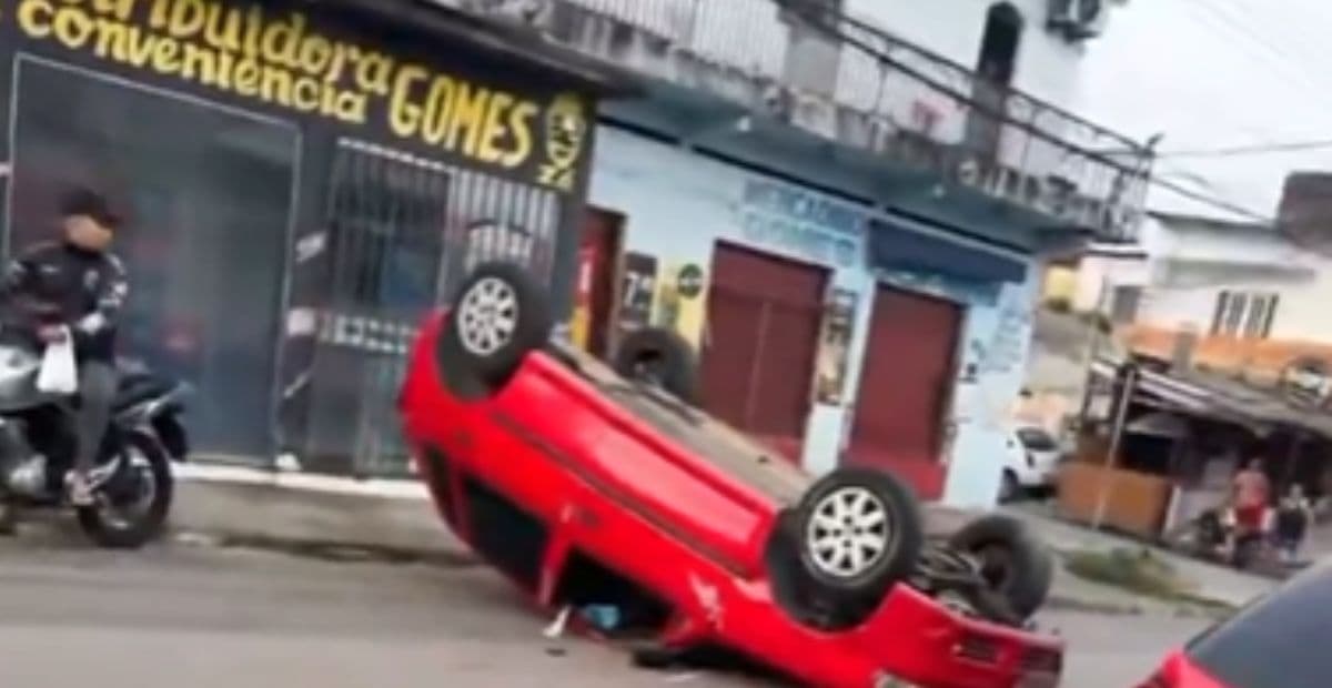 Motorista passa mal, perde controle e capota carro no Lírio do Vale; vídeo