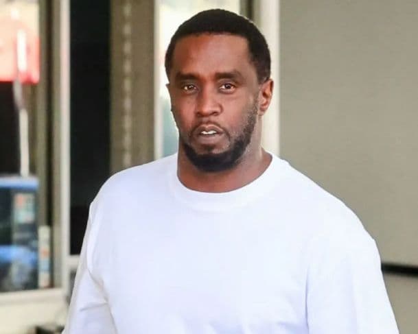 Emissora de tv revela foto impressionante do rapper americano Diddy Combs na cadeia