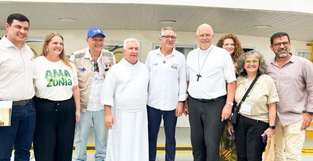 COP30: Governo do Amazonas apresenta Barco Hospital São João XXIII e firma parceria com o Ministério da Saúde