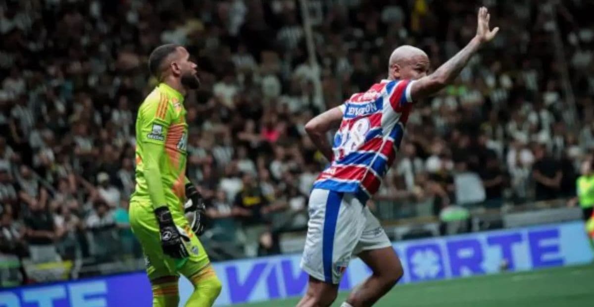 Com hat-trick de Deyverson, Fortaleza empata no fim com Atlético-MG