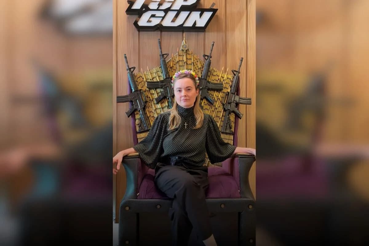 Deputada federal posta foto rodeada de fuzis com legenda irônica: &#8220;Game of Santa Catarina&#8221;