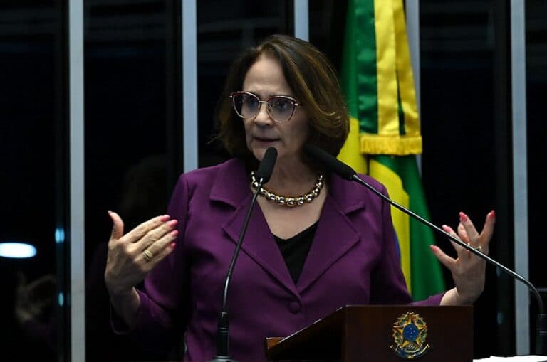 Damares cita Moraes em ‘perseguição política’ e defende Bolsonaro: “Querem silenciar a direita”