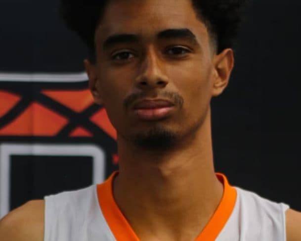 Adolescente de 17 anos morre após ter cabeça esmagada por concreto em quadra de basquete