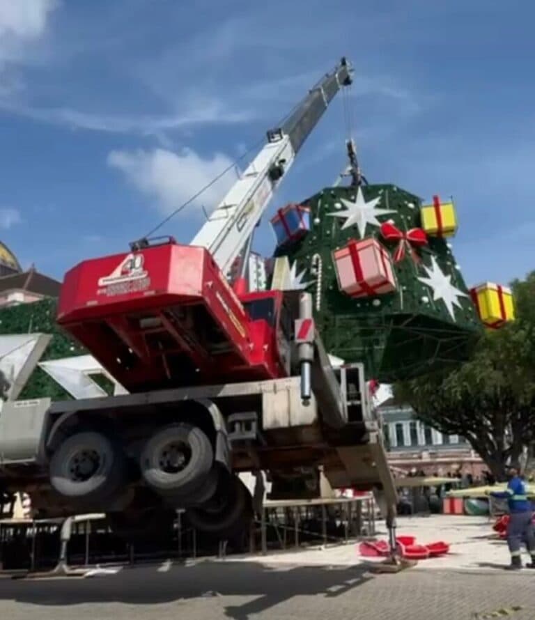 Papai Noel é preso após guindaste tombar e matar trabalhador em Manaus