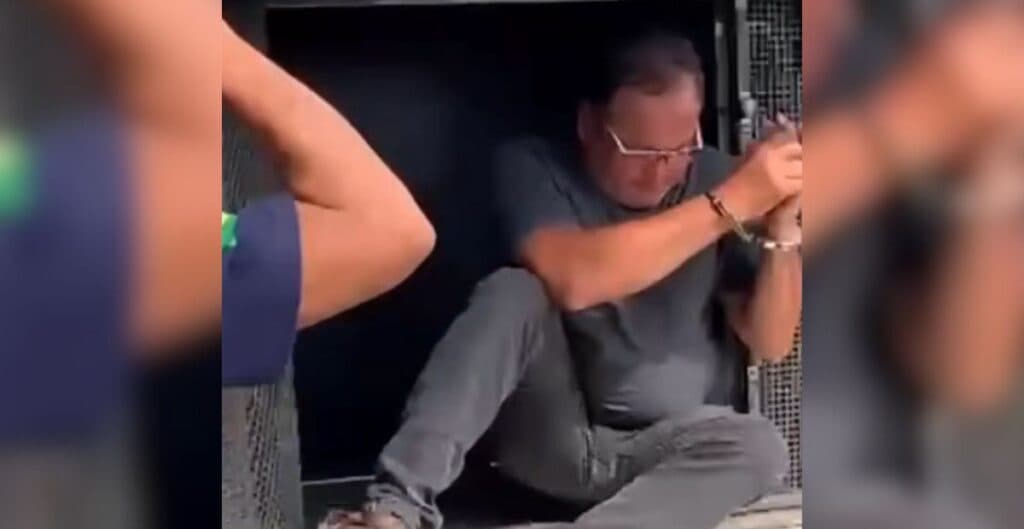 Operador de guindaste vestido de Papai Noel recebe liberdade provisória após acidente fatal em Manaus