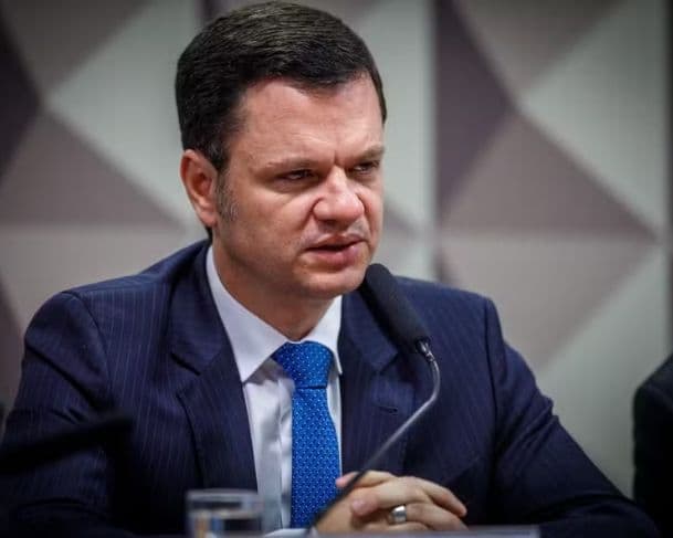 Moraes determina que Anderson Torres cumpra pena na Papudinha