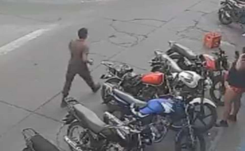 Veja momento que mulher é executada em plena luz do dia