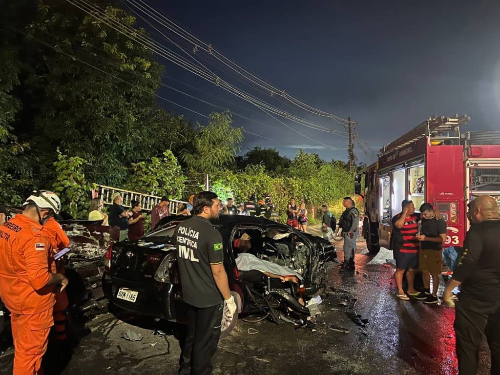 Sobe para três o número de mortos em acidente entre dois carros no Distrito Industrial de Manaus