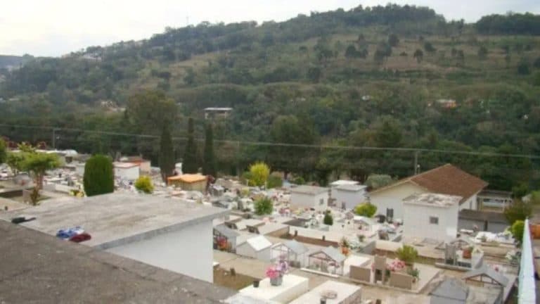 Família descobre no cemitério que corpo para sepultamento não era do parente em SC
