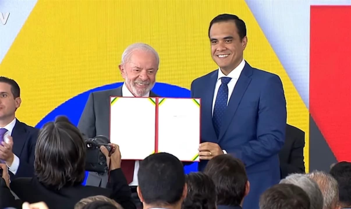 Gustavo Feliciano é empossado ministro do Turismo