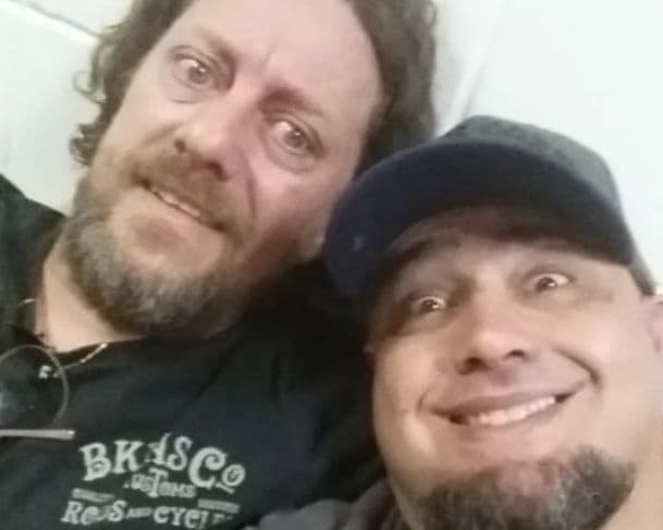 Digão, dos Raimundos, apresenta documentos para desmentir acusações de viúva do baixista Canisso