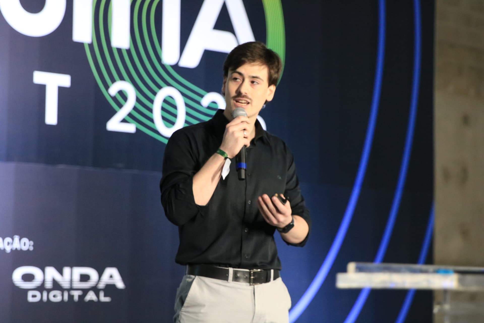 Amazon IA Summit 2025: Fernando Rank ensina como usar IA na produção de conteúdos para as redes sociais