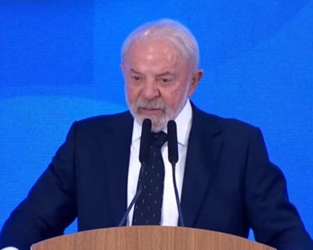 Lula sanciona reajuste dos servidores públicos do Judiciário, mas veta aumentos adicionais