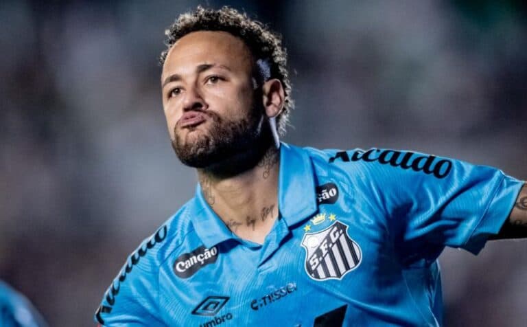 Neymar brilha com hat-trick, Santos vence Juventude e foge do Z-4