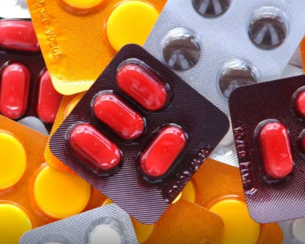 Anvisa proíbe venda de remédios das marcas Bwell e Needs