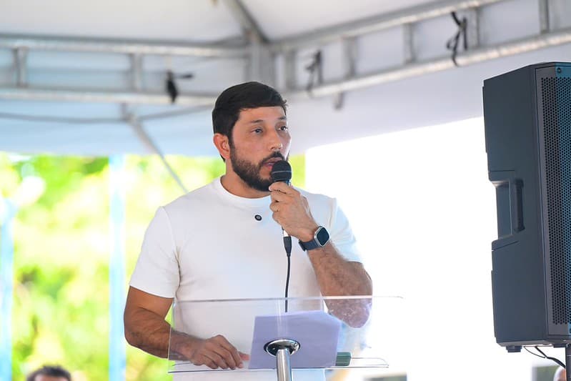 “Parece que Manaus está ficando pequena para você” declara vereador a David Almeida