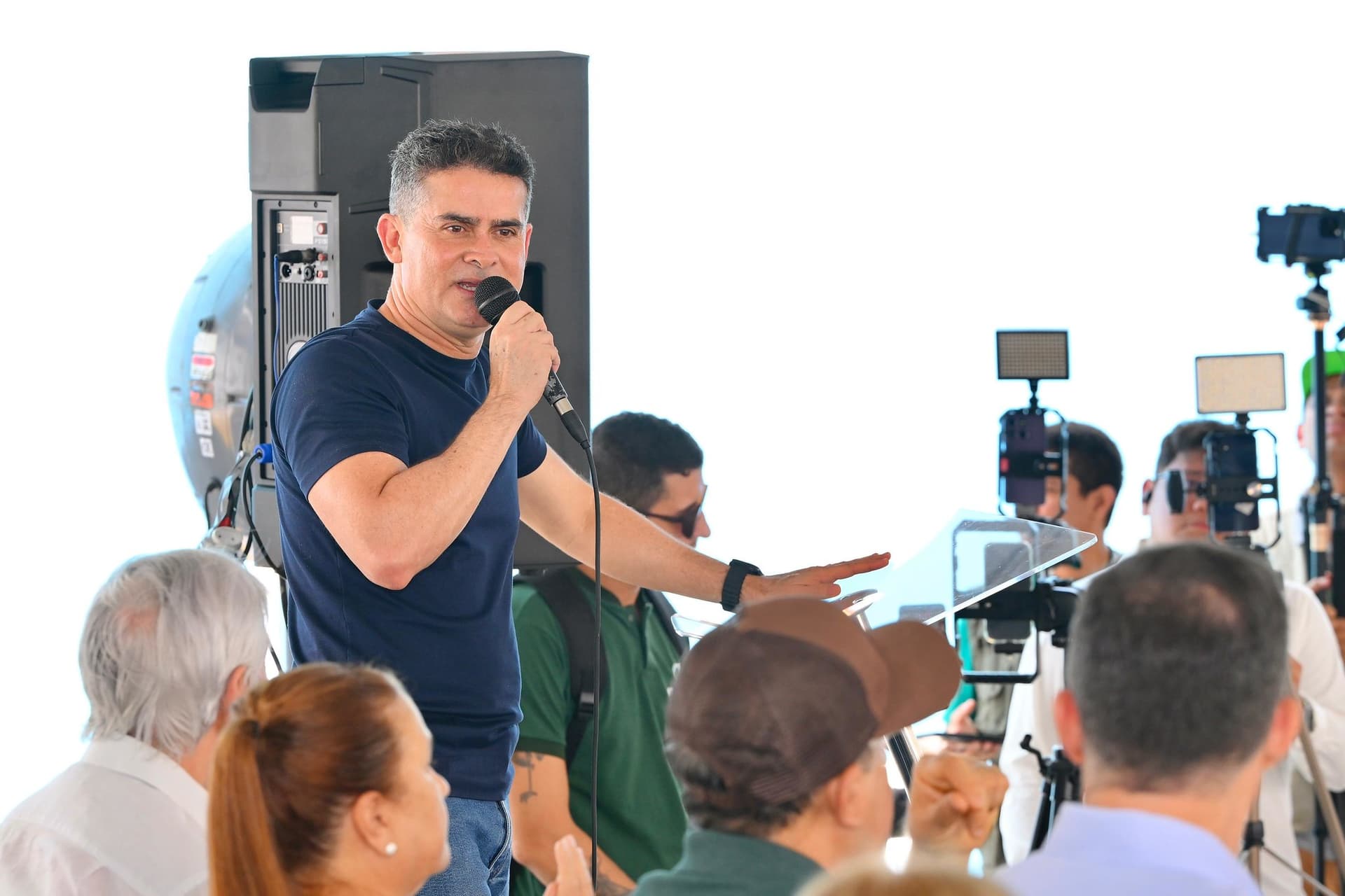 “É muito complexo ser prefeito e não dá para ser dentro de casa, muito menos de gabinete”, diz David Almeida