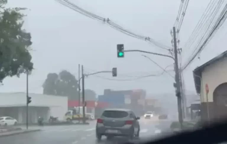 Chuvas intensas colocam Manaus em alerta neste domingo (11)