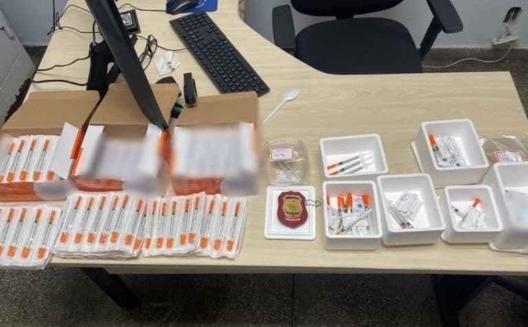 Operação revela esquema clandestino de aplicação de medicamentos controlados em Manaus