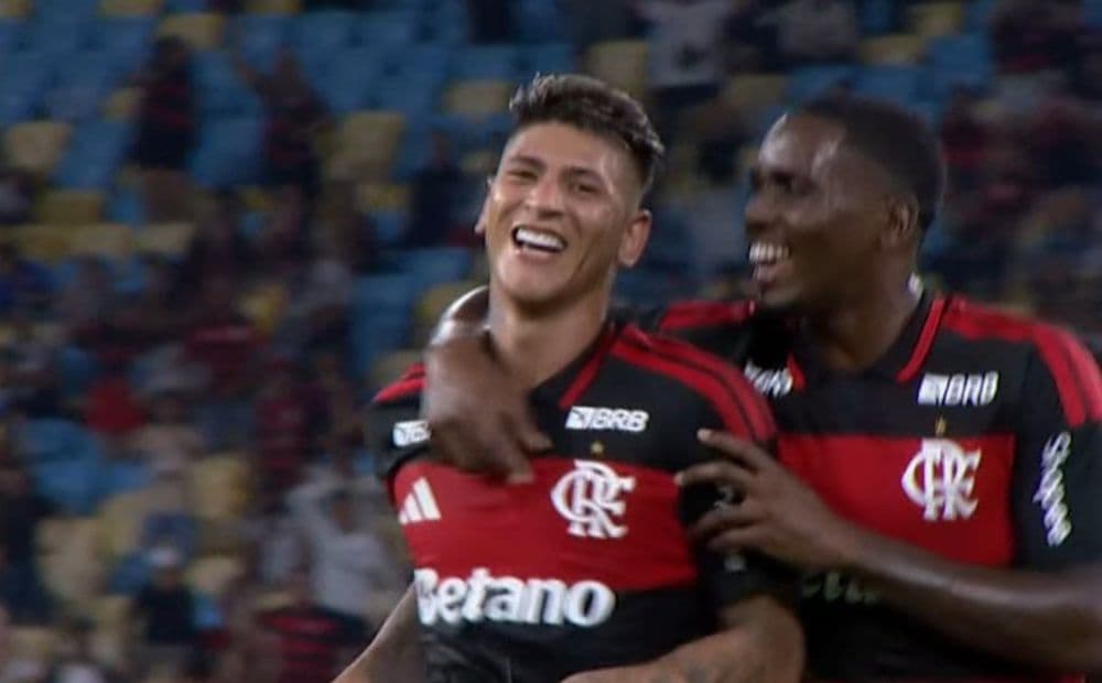 Carrascal resolve e Flamengo vence Vasco pelo Campeonato Carioca