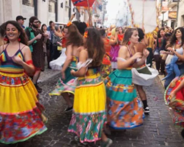 Relembre as antigas marchinhas de carnaval e sua importância cultural no Brasil