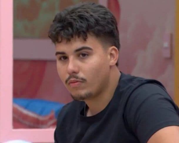 Caso Pedro Espíndola: Clínica psiquiátrica onde ex-BBB está internado divulga nota sobre seu estado de saúde