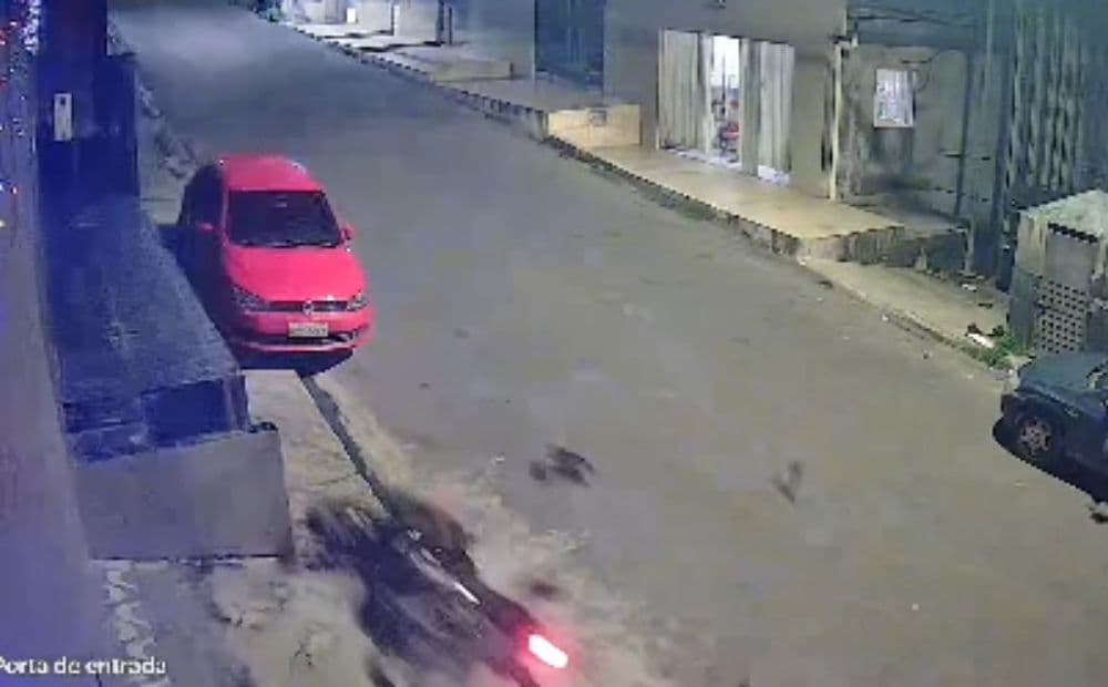 Veja momento de acidente que matou homem enquanto voltava do Réveillon na Ponta Negra