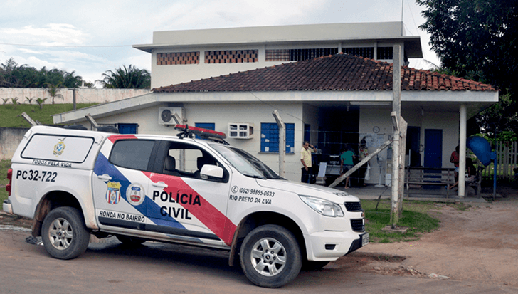 Dois homens morrem e um fica gravemente ferido em acidentes de trânsito em estradas do Amazonas