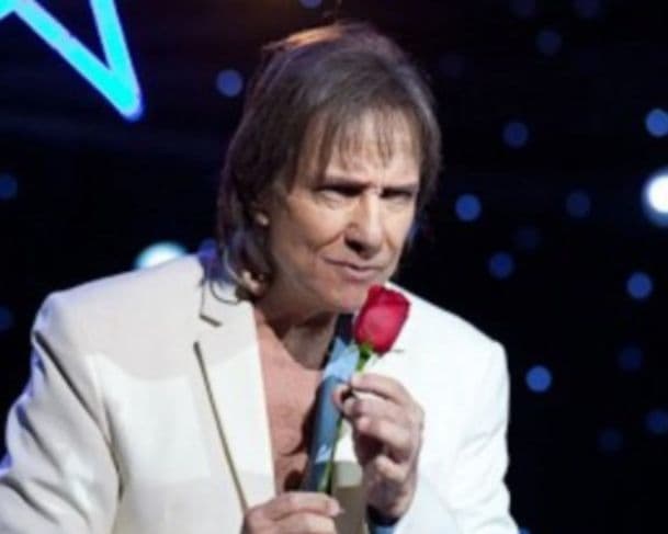 Roberto Carlos é dianosticado com covid-19 e cancela compromissos