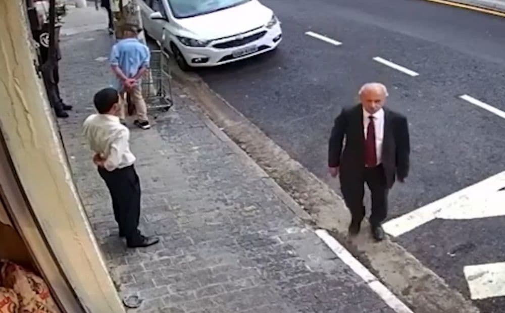 Segurança é executado com tiro na cabeça enquanto trabalhava em mercado de São Paulo; veja vídeo