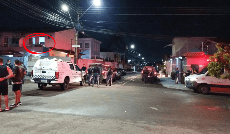 Homem surta, faz família refém e ameaça explodir a própria casa em Manaus