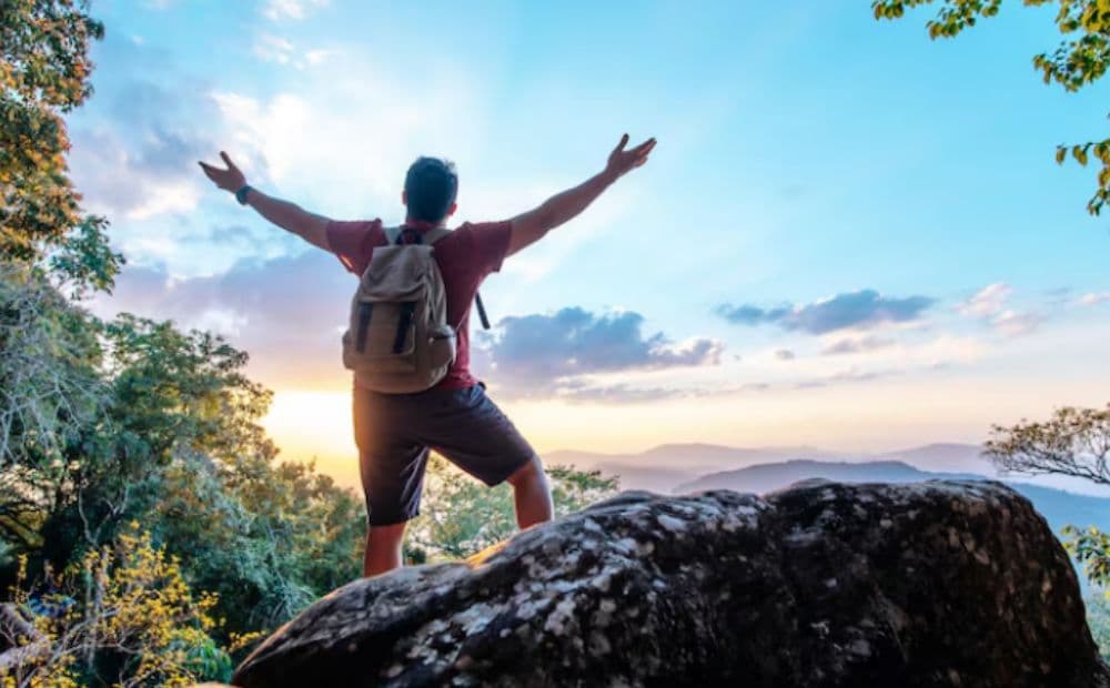 Brasileiros vão viajar mais, gastar e buscar novas experiências em 2026, revela pesquisa