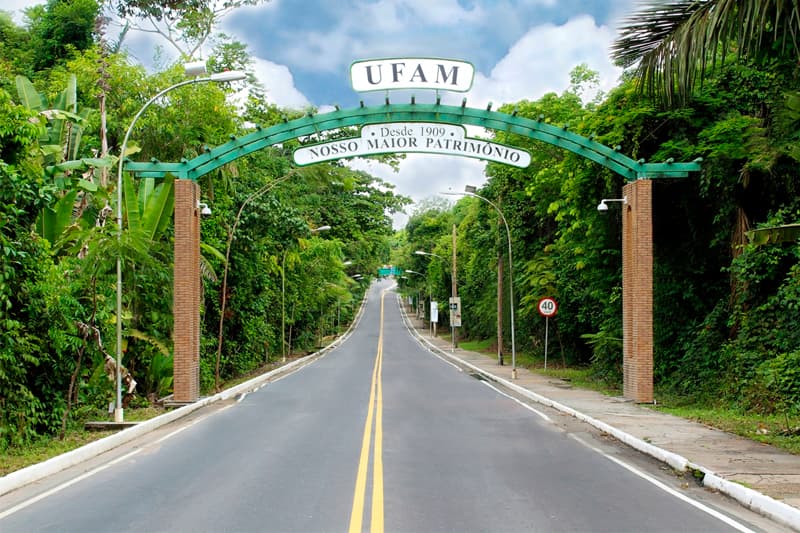 Ufam lança edital com mil vagas para cursos gratuitos de idiomas e libras
