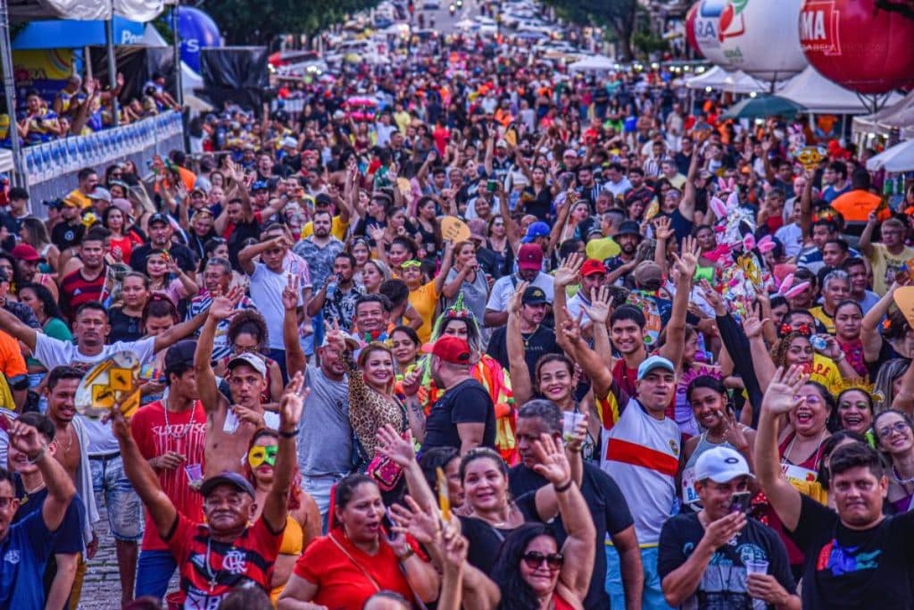Carnaval 2026: ruas de Manaus têm festa gratuita, tradição e programação cultural diversa