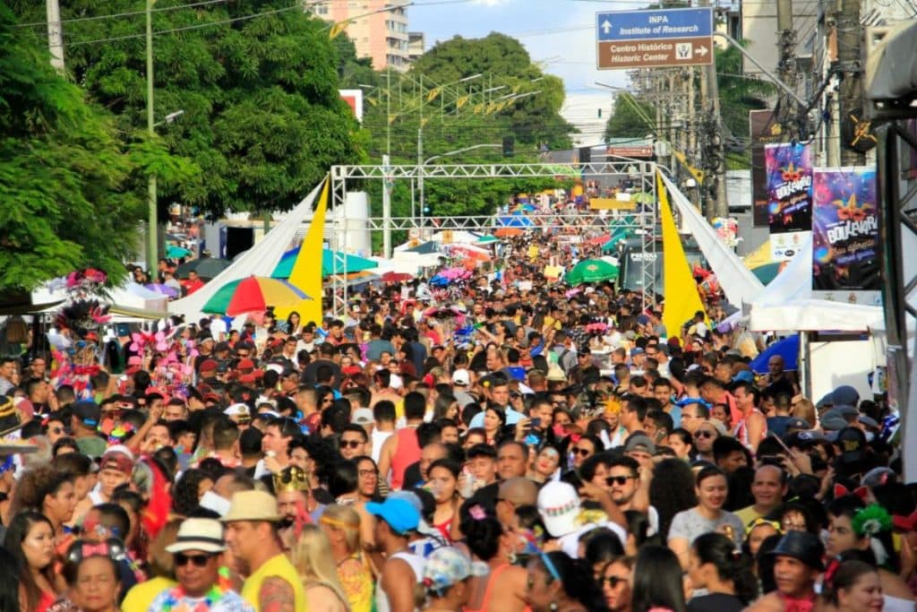 Buscas por ‘feriado de carnaval’ disparam à medida que data se aproxima