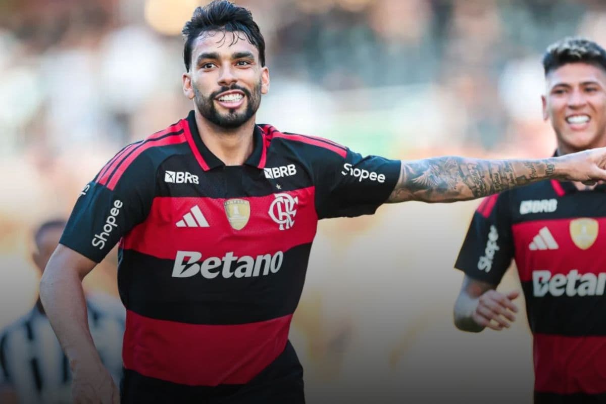 Flamengo vence clássico com brilho de Paquetá e falhas de Neto