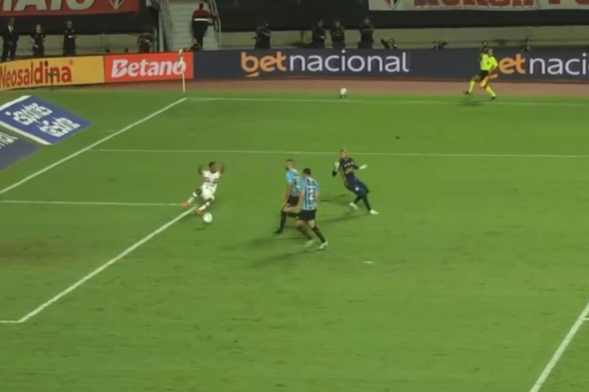 São Paulo vence Grêmio no Morumbis e assume liderança provisória do Brasileirão