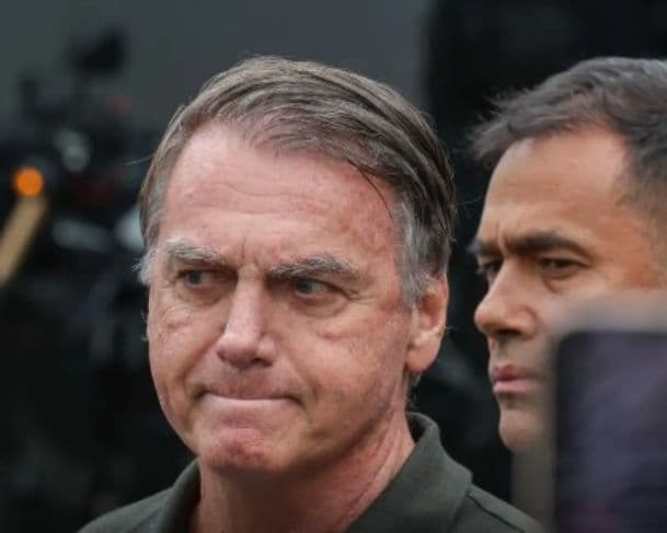 Bolsonaro tem dez dias para entregar defesa sobre perda de patente ao STM
