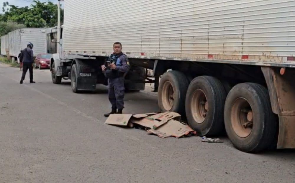 Homem morre esmagado por carreta na zona Leste de Manaus